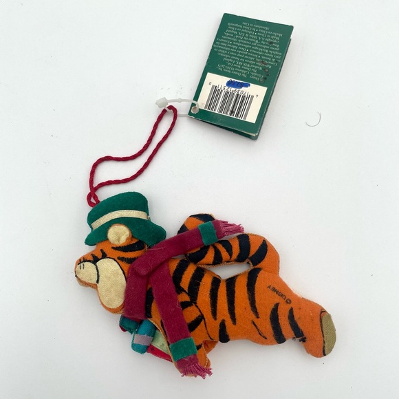 Pooh’s Seasons of Greetings The Disney Store Cloth Fabric Tigger Ornament - Picture 2 of 6
